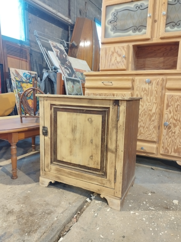 Petit meuble ancien XXe. 