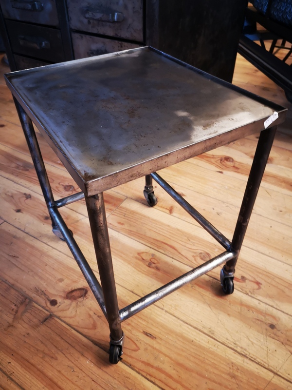 Petite desserte design