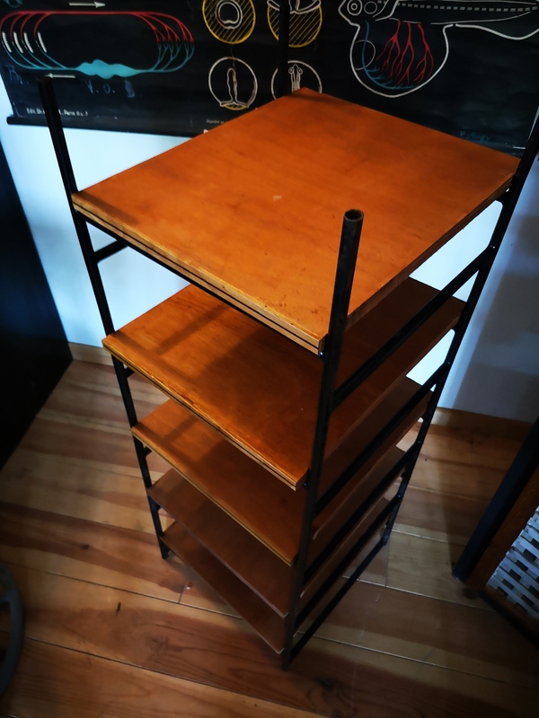 Petite étagère acier tubulaire et bois