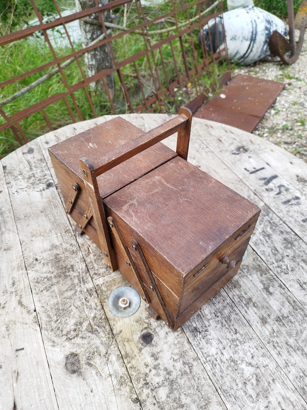 Petite travailleuse ancienne