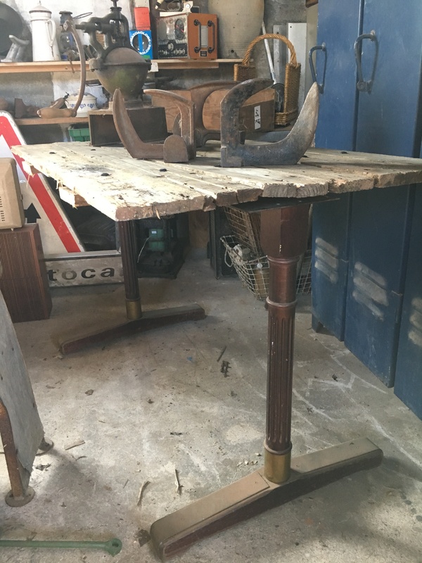 Pieds de bistro ancien bois et laiton 