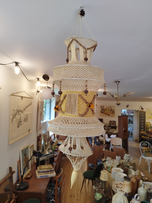Plafonnier au crochet 70's