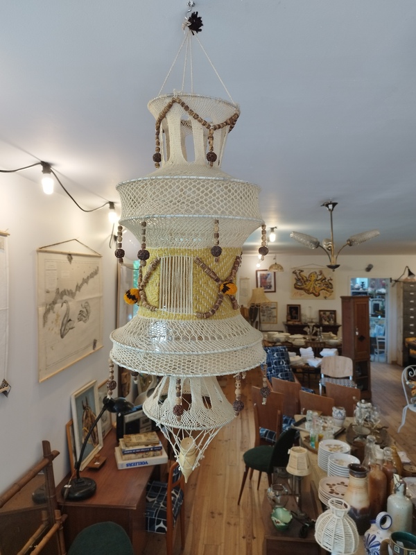 Plafonnier au crochet 70's