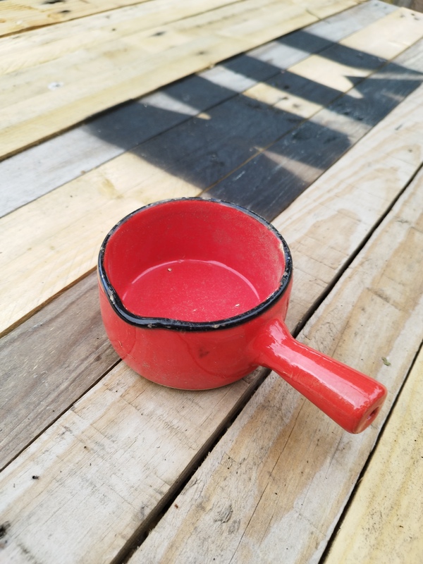 Poêlon rouge ancien