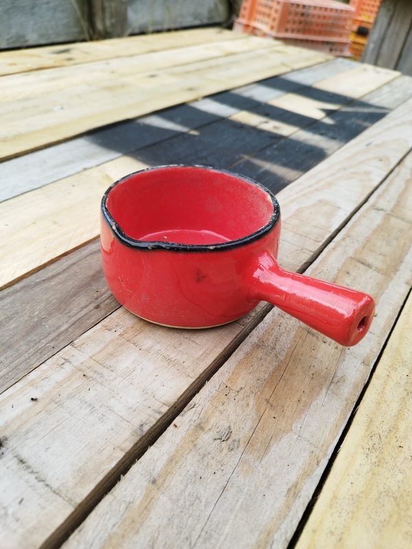 Poêlon rouge ancien
