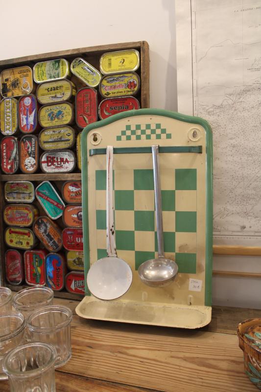 Porte louches égouttoir tôle émaillée ancien