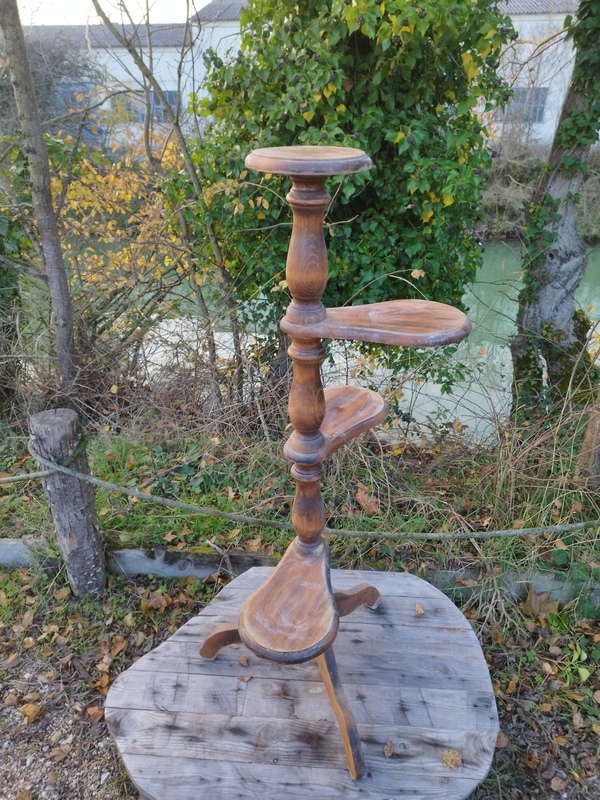 Porte plantes en bois tourné