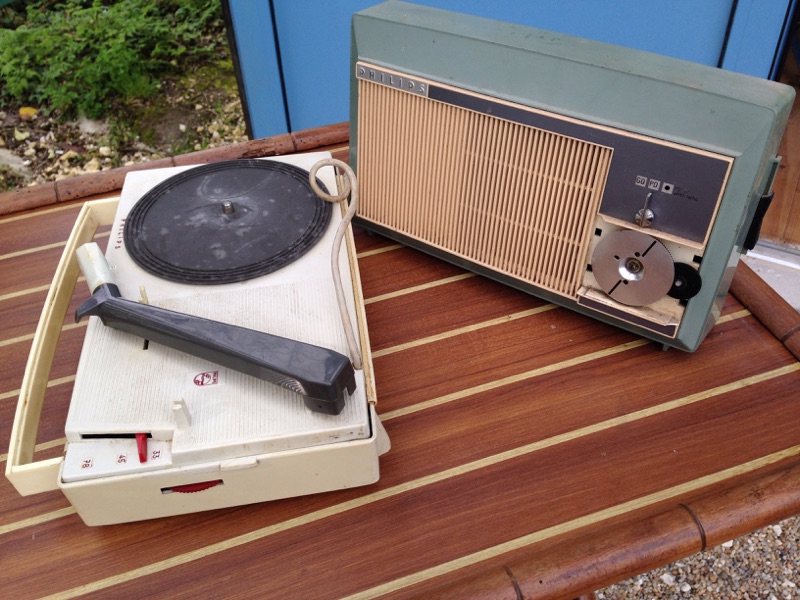 Poste radio, tourne disque portable phillips 