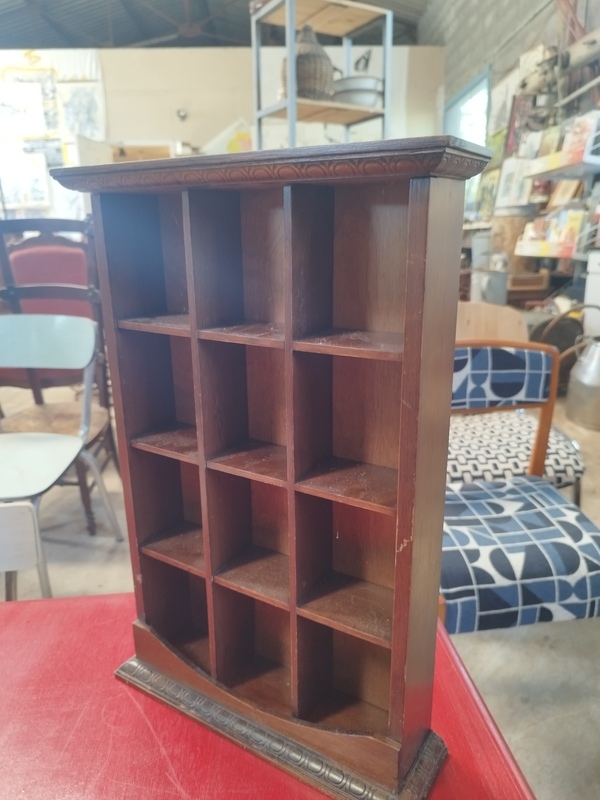 Présentoir dès à coudre