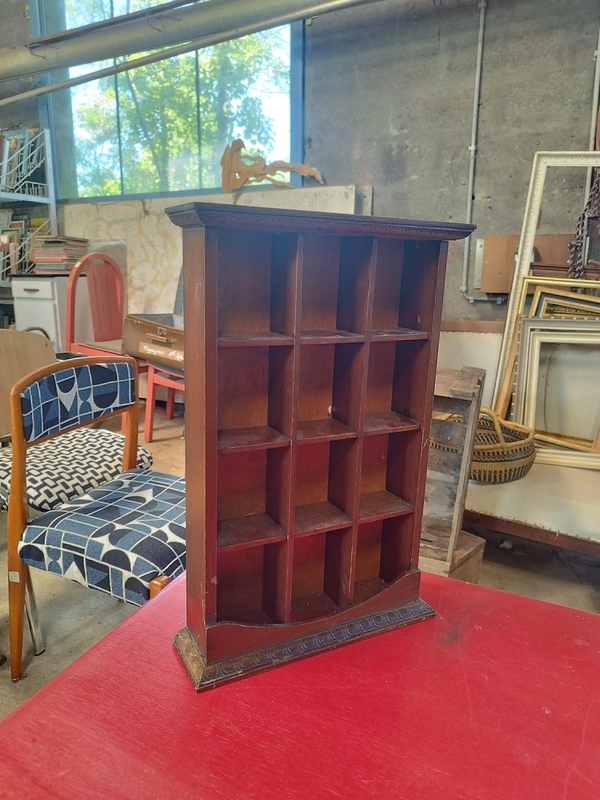 Présentoir dès à coudre