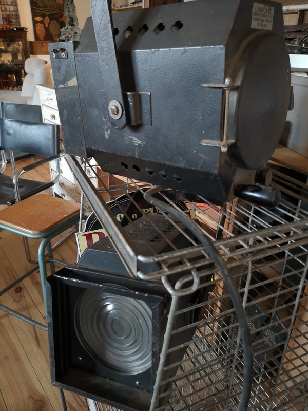 Projecteur de théatre lentille Fresnel