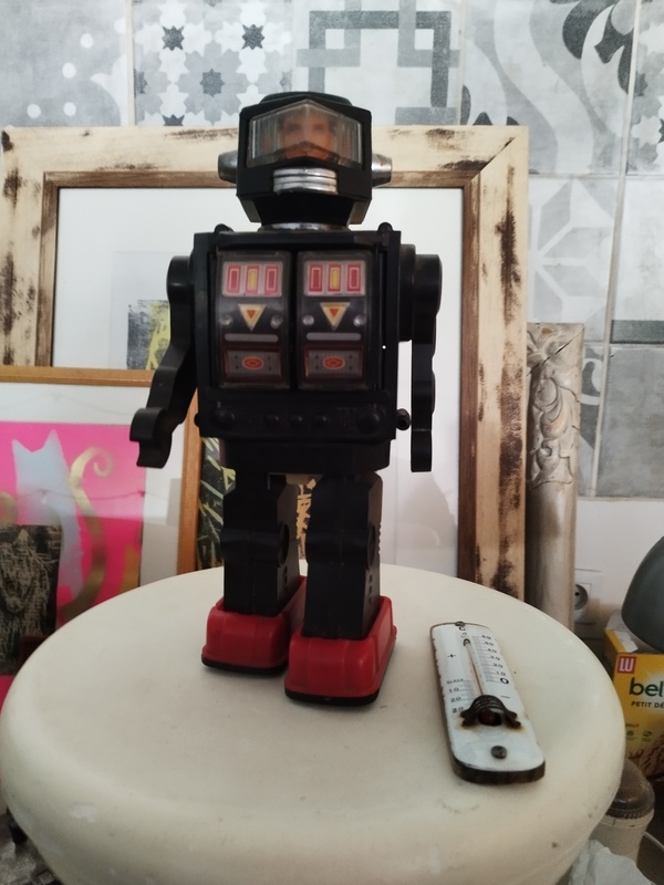 Robot moon explorer 1979