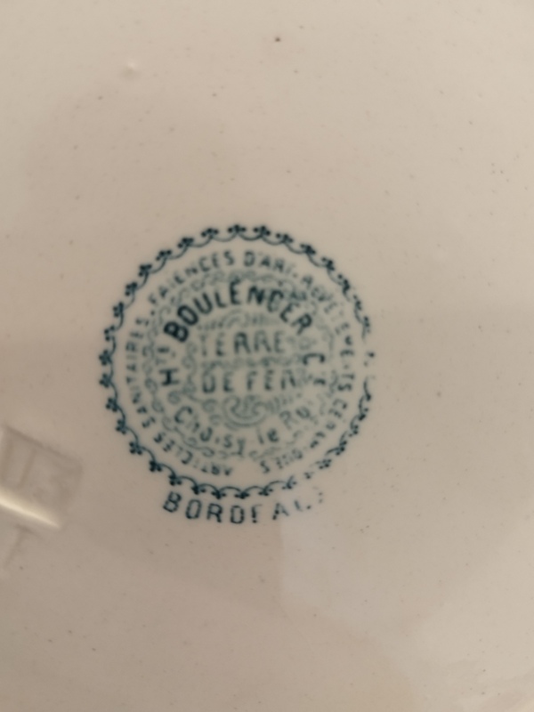 Service à vaisselle Terre de fer Bordeaux XXe