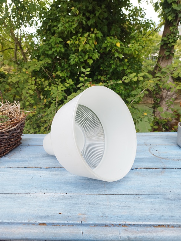 Suspension holophane et opaline