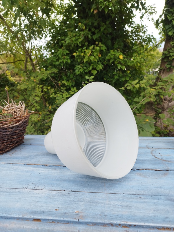 Suspension holophane et opaline