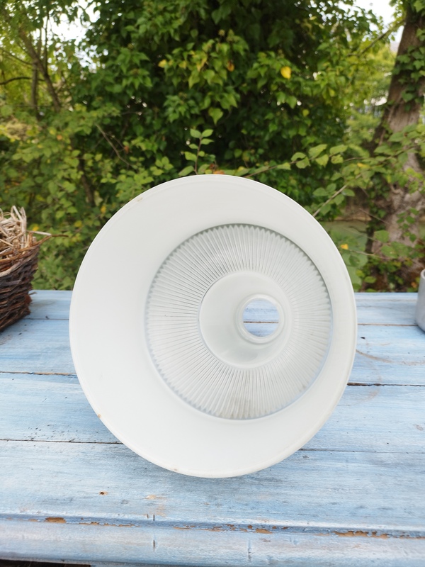 Suspension holophane et opaline