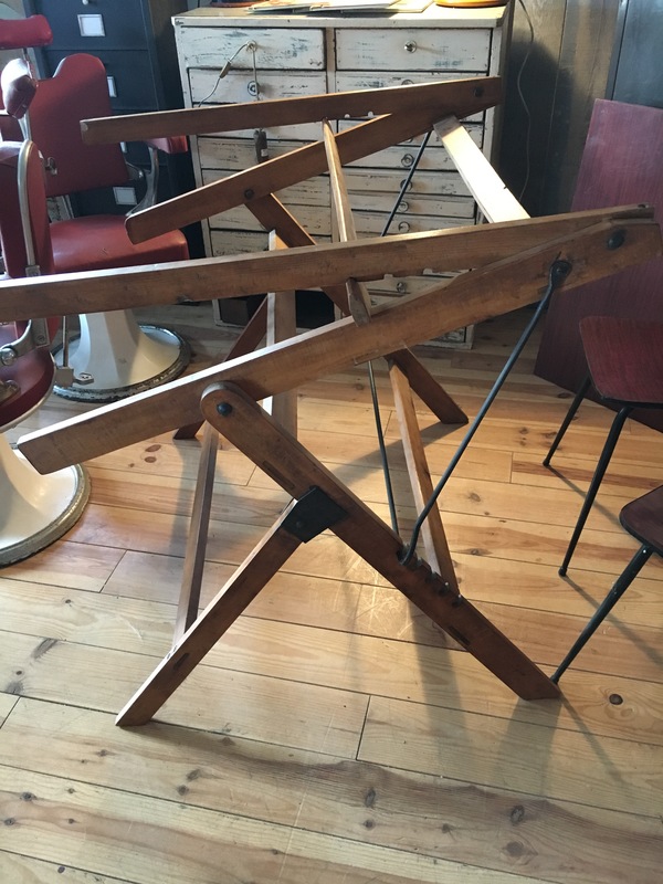 Table à dessin ancienne et son tabouret