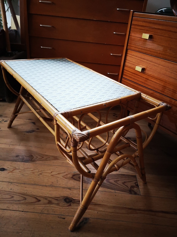 Table basse en rotin 