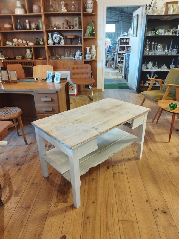 Table basse ou meuble hifi tv 