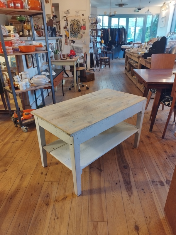 Table basse ou meuble hifi tv 