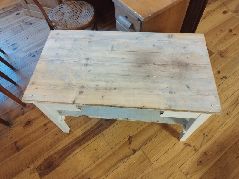 Table basse ou meuble hifi tv 