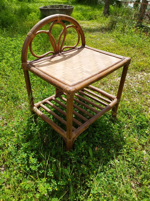 Table d'appoint rotin 60s