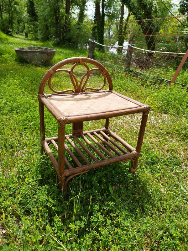 Table d'appoint rotin 60s