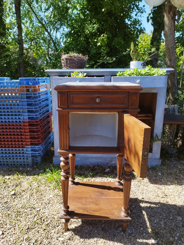 Table de chevet début XXe 