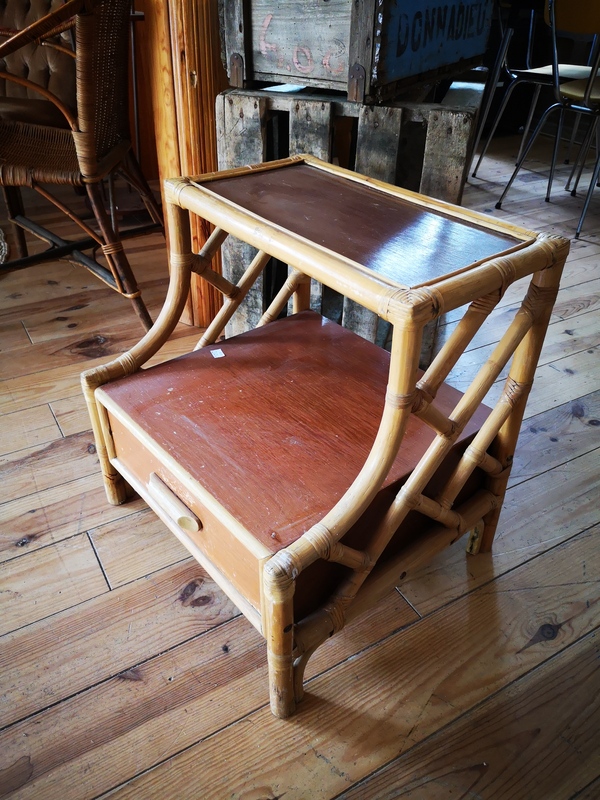 Table de chevet rotin