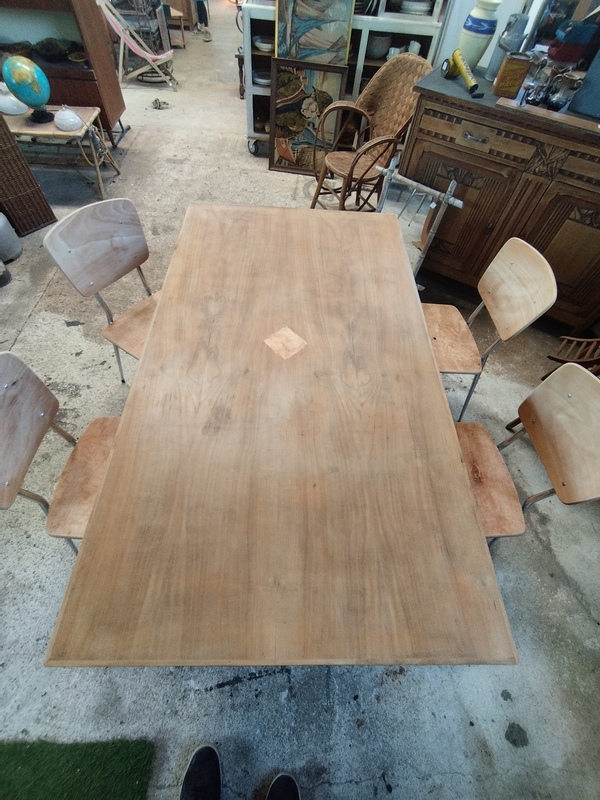 Table en bois ancienne