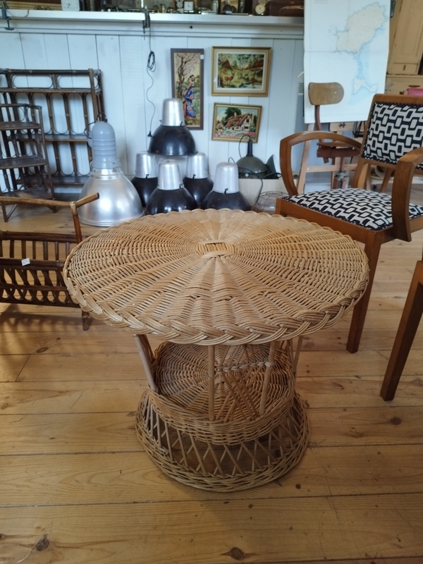 Table en rotin vintage