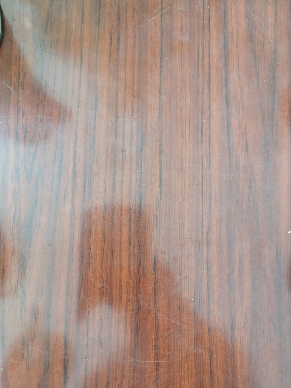 Table et quatre chaises formica 