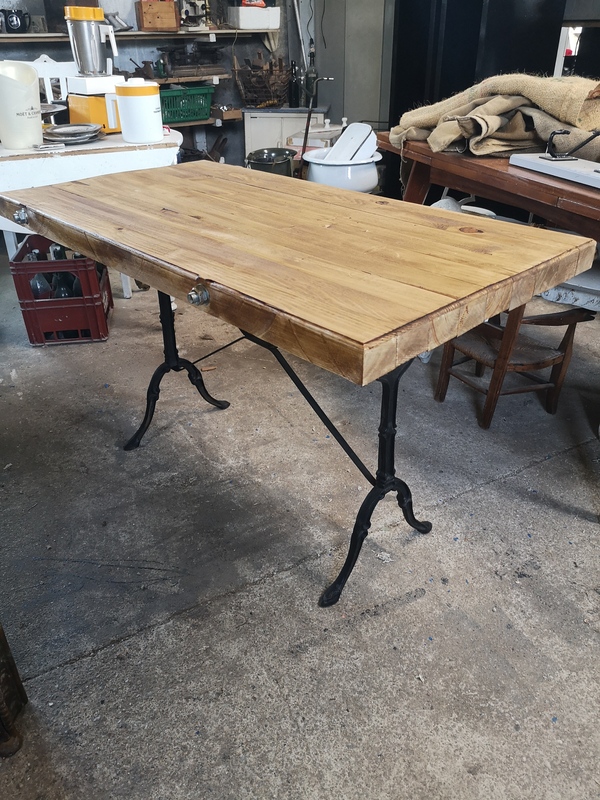 Table fer forgé et bois