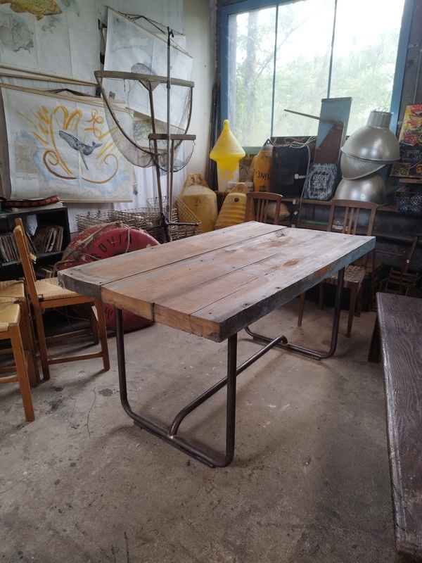 Table industrielle 