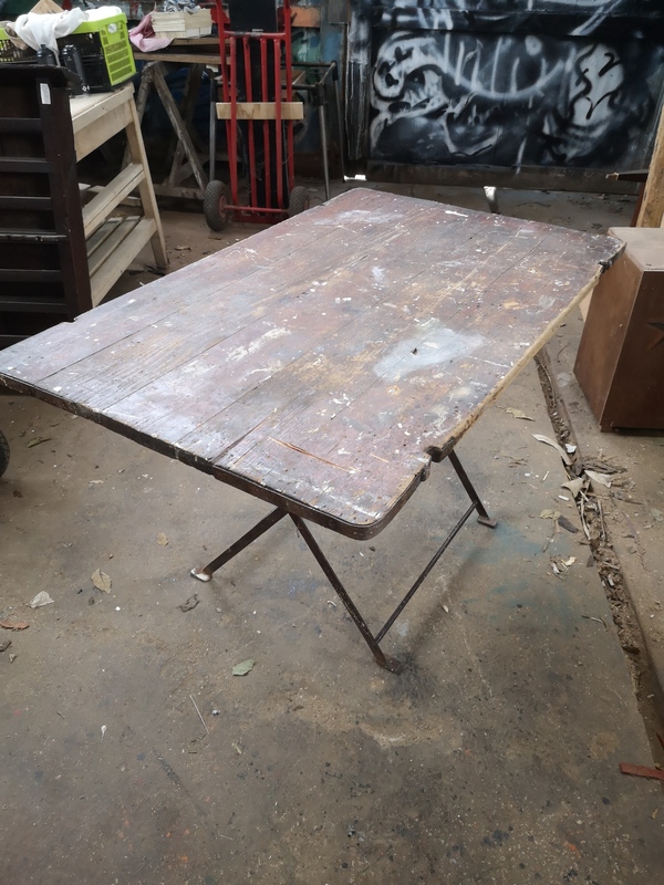 Table meuble de métiers fer forgé riveté