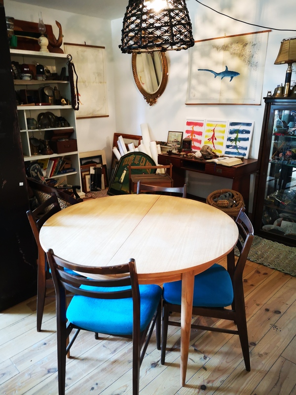 Table ronde en bois années 60