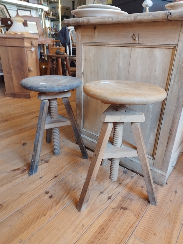 Tabouret à vis bois 