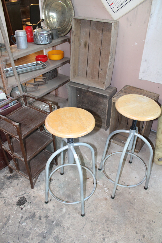 Tabouret à vis industriel