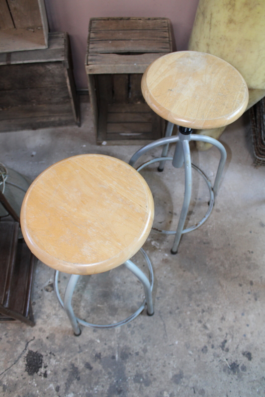 Tabouret à vis industriel
