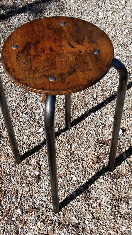 Tabouret atelier décapé et ciré