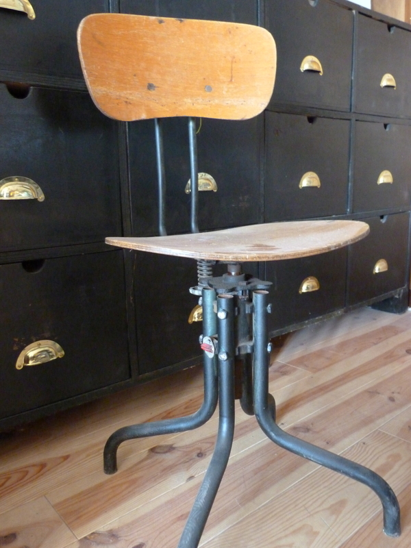 Tabouret atelier pivotant 
