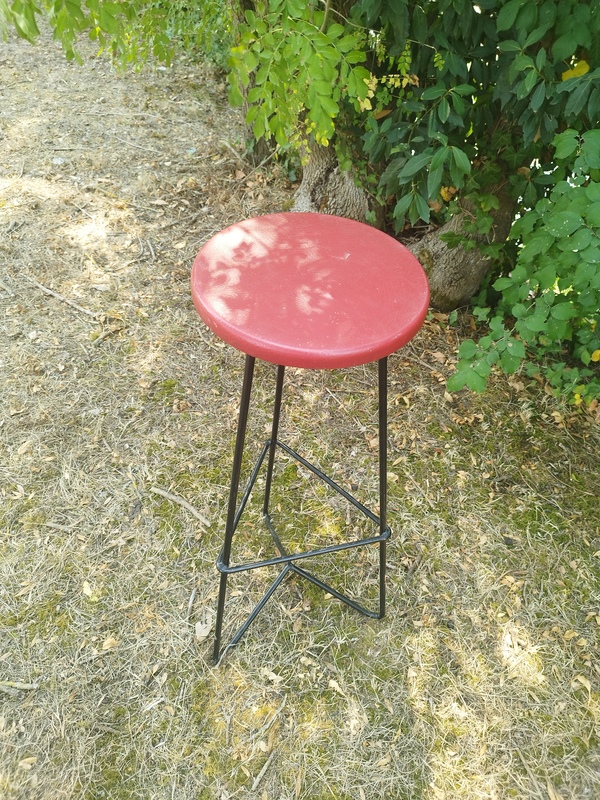 Tabouret métal laqué noir