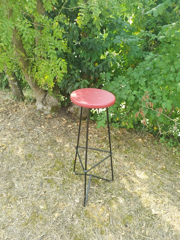 Tabouret métal laqué noir