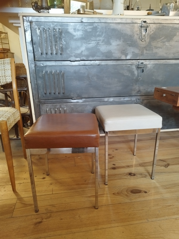 Tabourets chrome datés mars 1970 