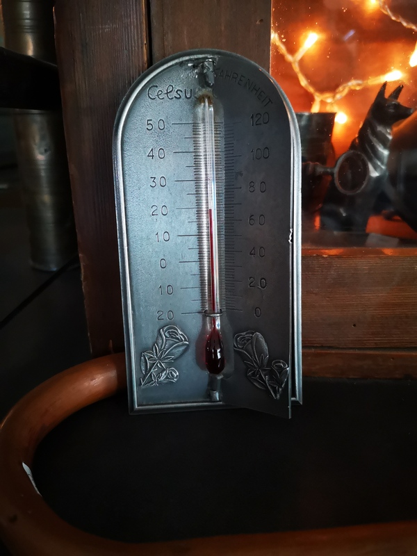 Thermomètre en étain