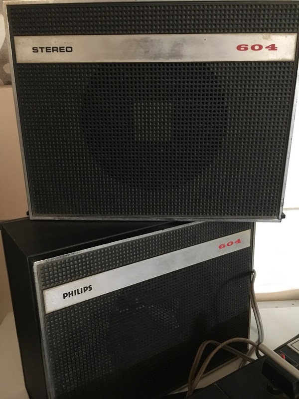 Tourne disque philips 604