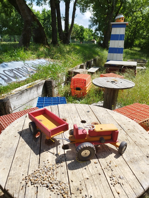 Tracteur et remorque Dejou 