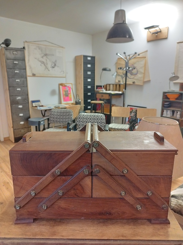 Travailleuse couture 60s