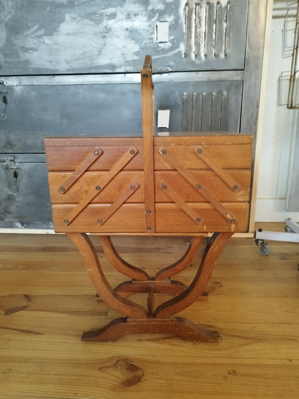 Travailleuse couturière ancienne