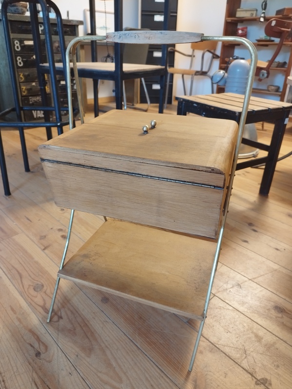 Travailleuse design 60